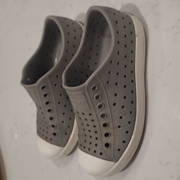 C10 Gray Native Water shoes - Picture 4 of 7